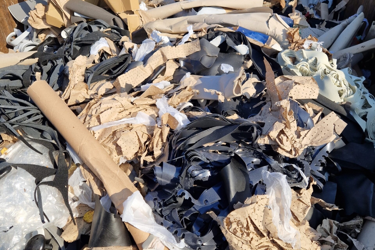 Mixed waste from automotive industry